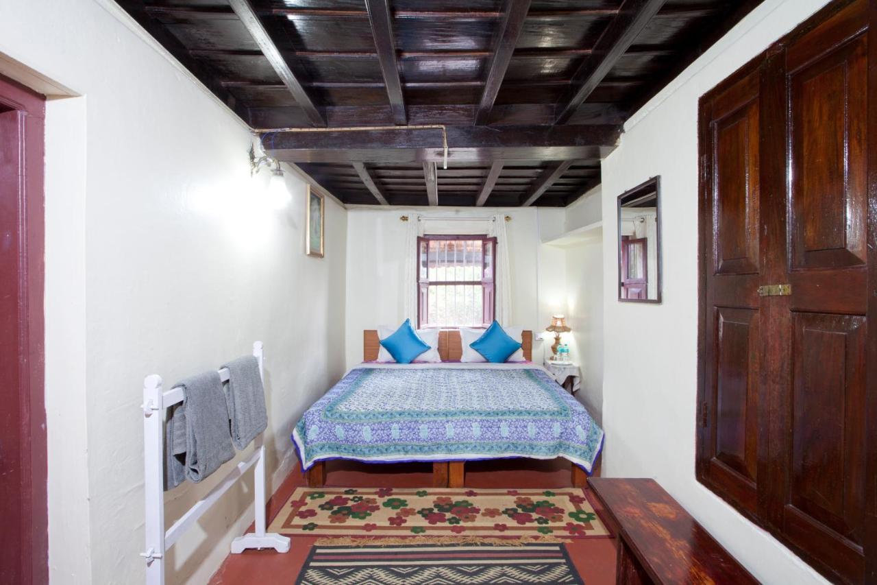 Sardar Bahadur'S Heritage Bungalow Estate Stay Napoklu Luaran gambar