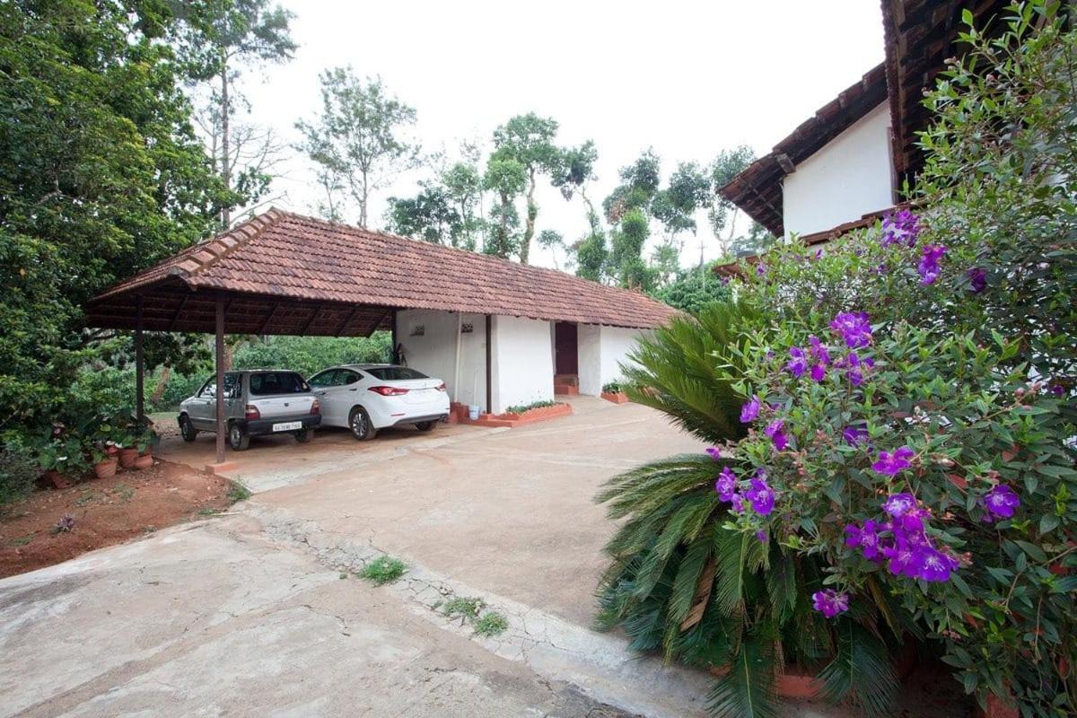 Sardar Bahadur'S Heritage Bungalow Estate Stay Napoklu Luaran gambar