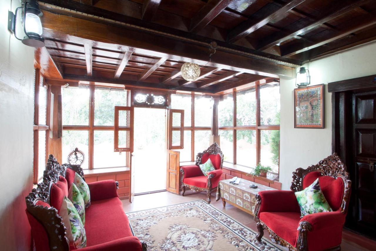 Sardar Bahadur'S Heritage Bungalow Estate Stay Napoklu Luaran gambar