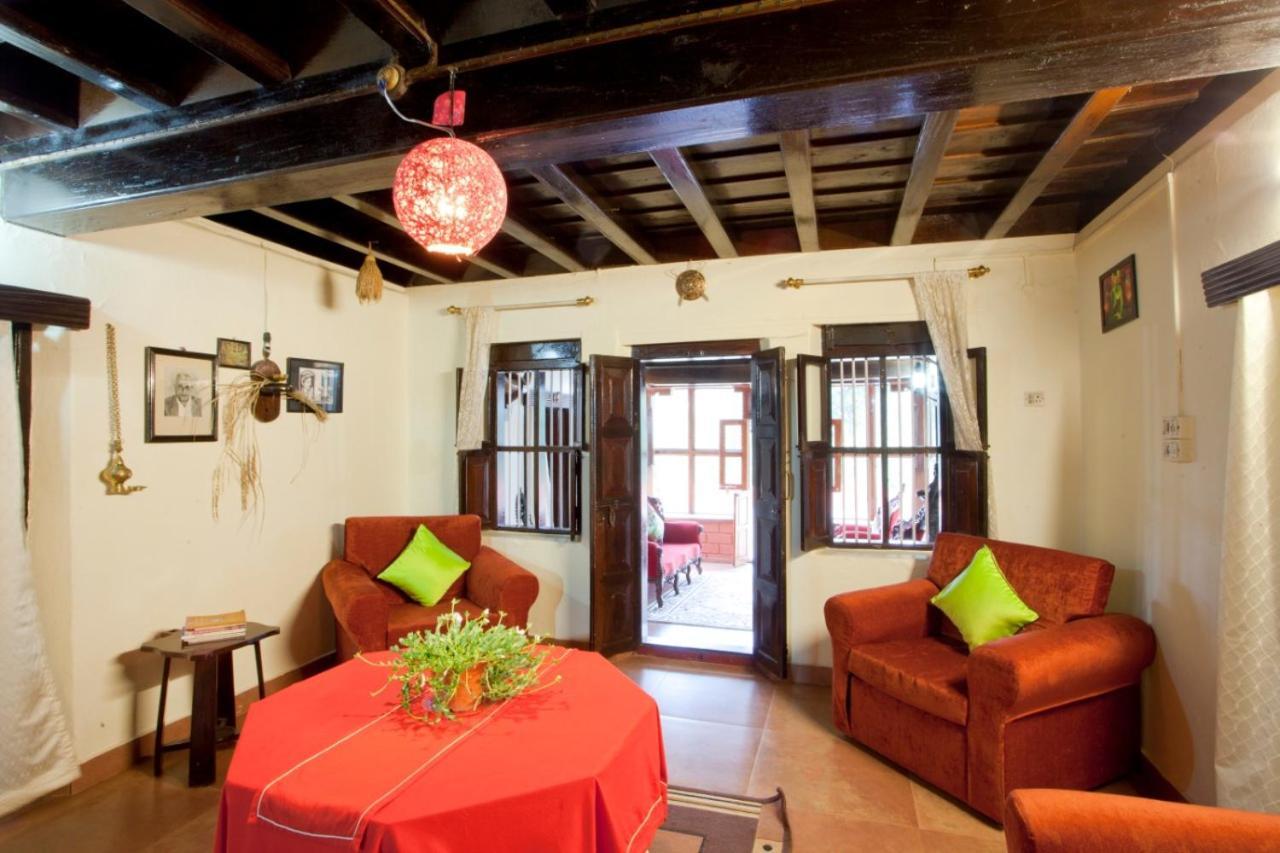 Sardar Bahadur'S Heritage Bungalow Estate Stay Napoklu Luaran gambar