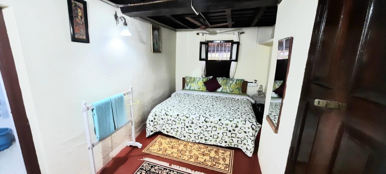 Sardar Bahadur'S Heritage Bungalow Estate Stay Napoklu Luaran gambar