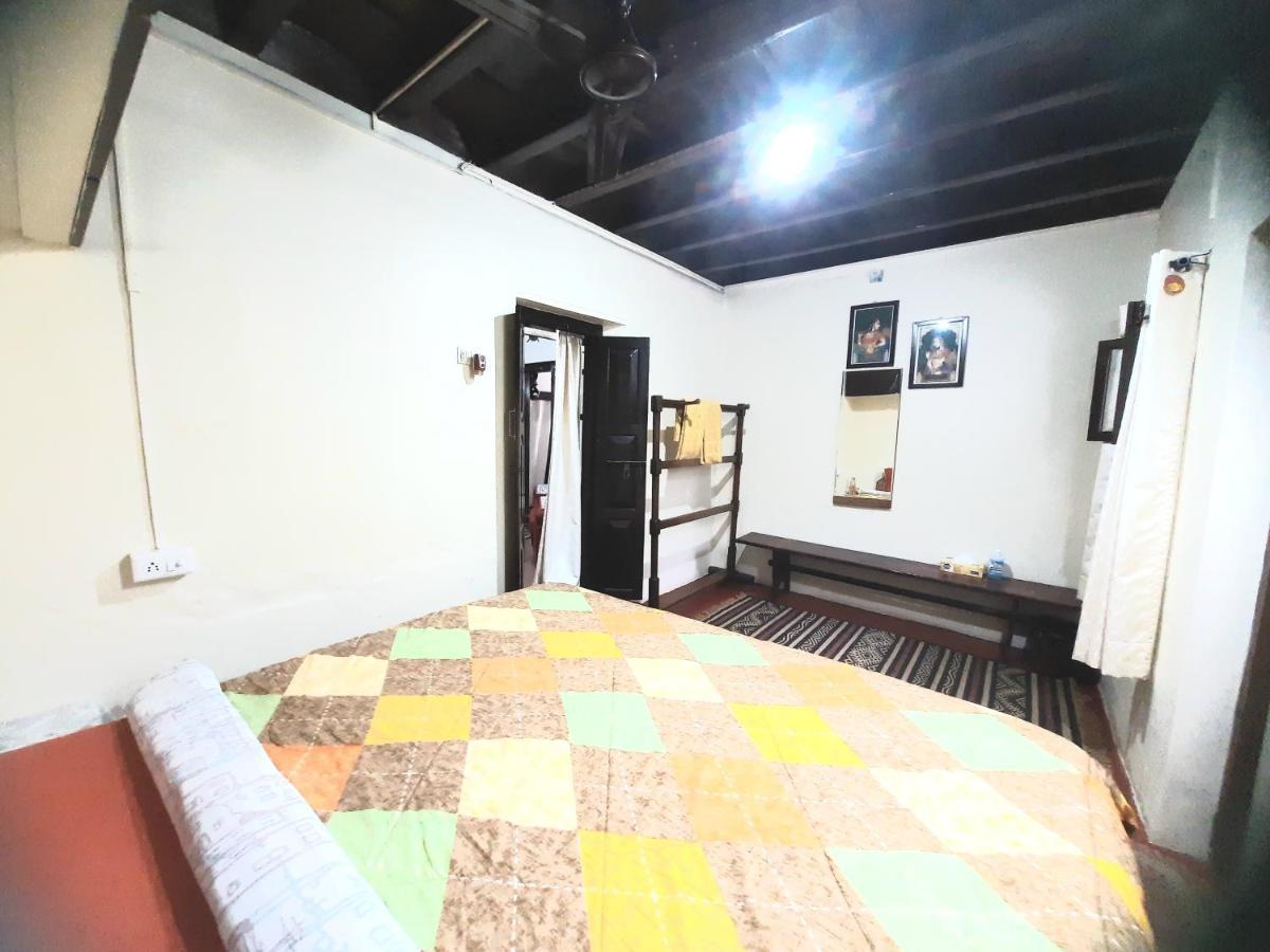 Sardar Bahadur'S Heritage Bungalow Estate Stay Napoklu Luaran gambar