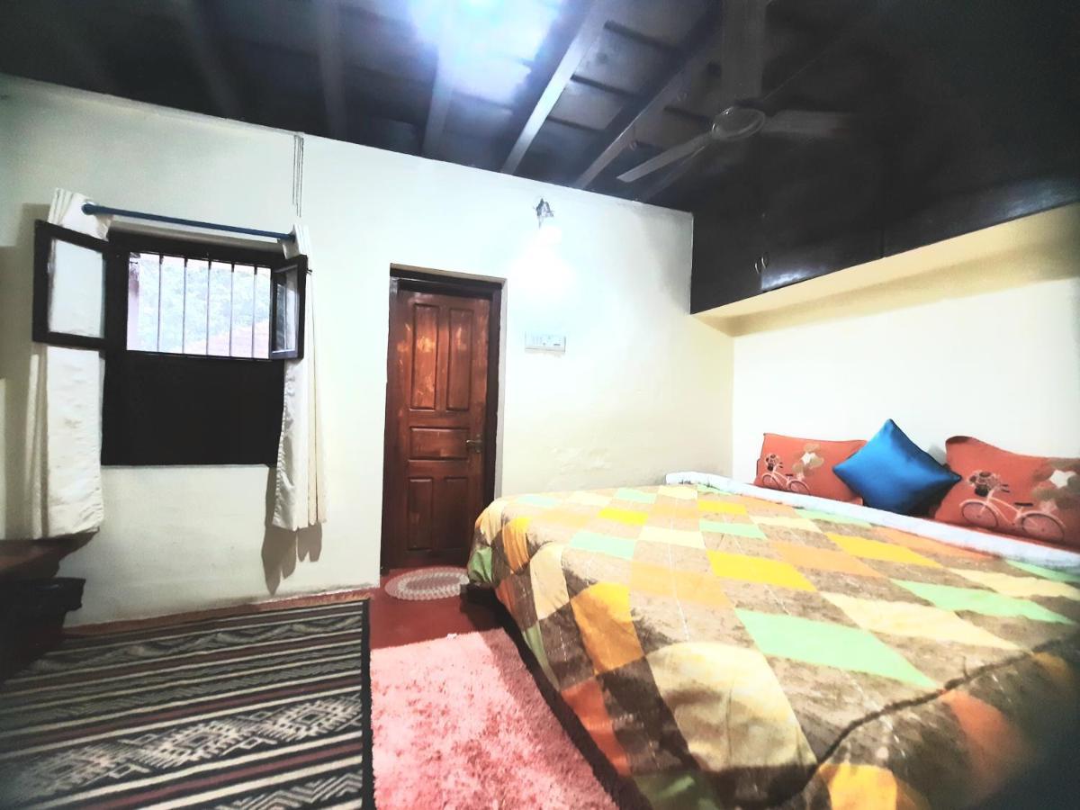 Sardar Bahadur'S Heritage Bungalow Estate Stay Napoklu Luaran gambar