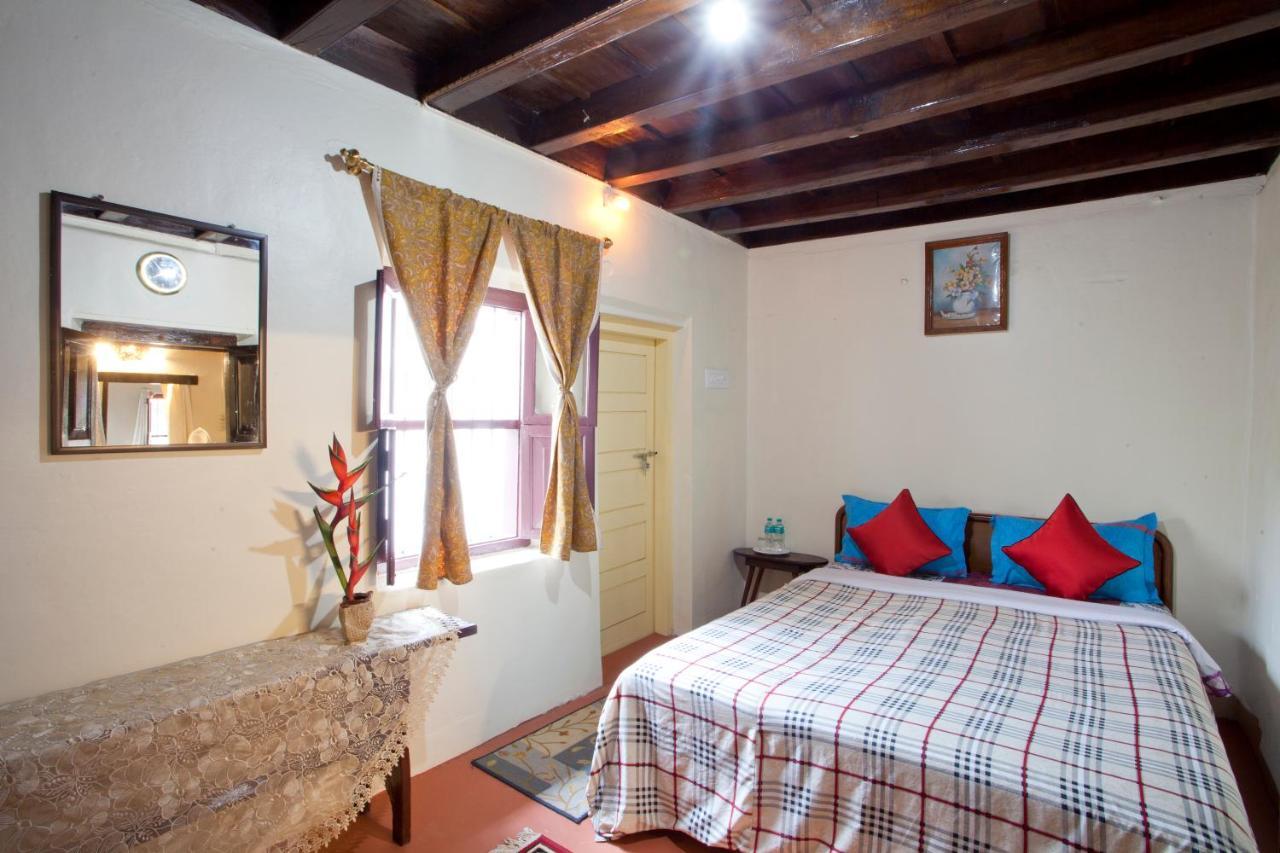 Sardar Bahadur'S Heritage Bungalow Estate Stay Napoklu Luaran gambar