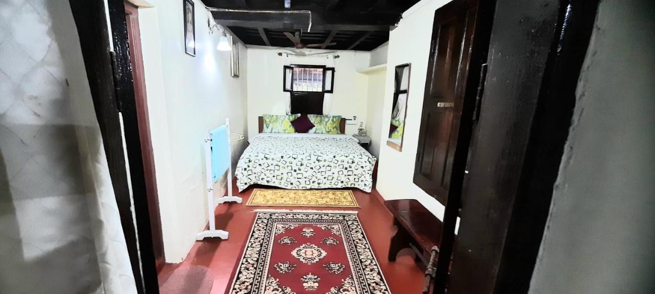 Sardar Bahadur'S Heritage Bungalow Estate Stay Napoklu Luaran gambar